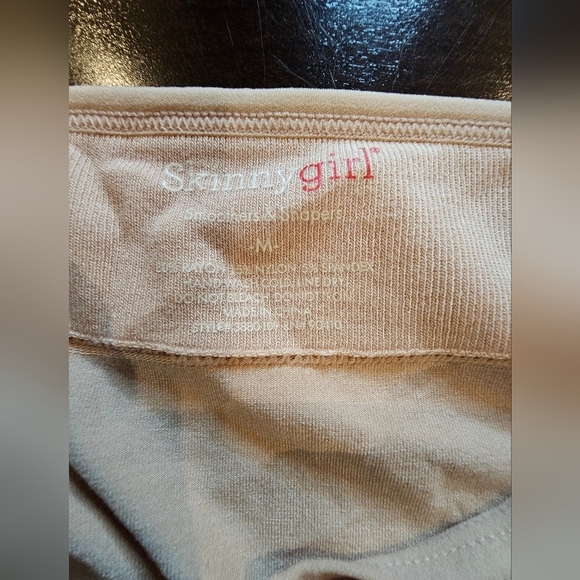 🛒💰Skinnygirl Medium shapeware cami molded cups - Picture 3 of 3